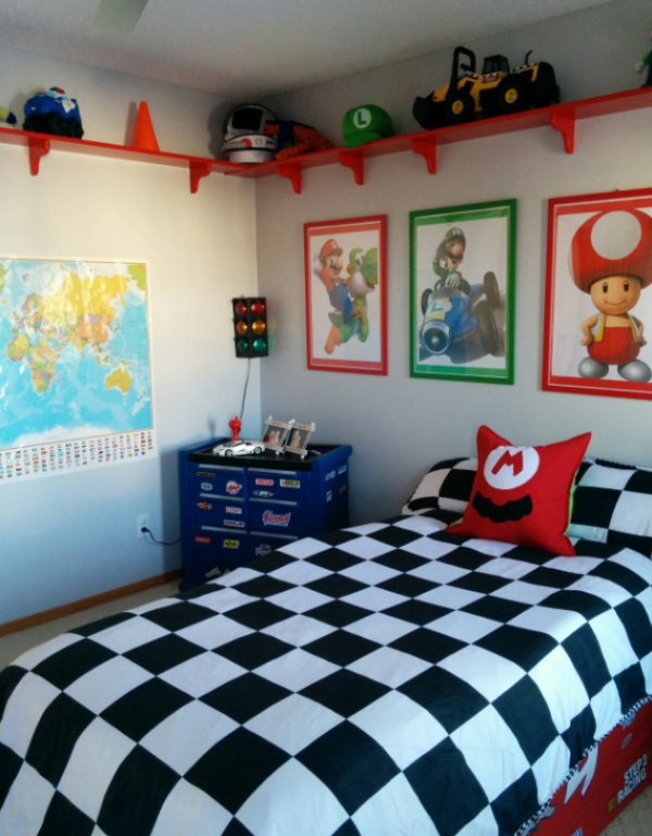 Kamar dengan tema permainan video favorit si anak, seperti Minecraft atau Mario